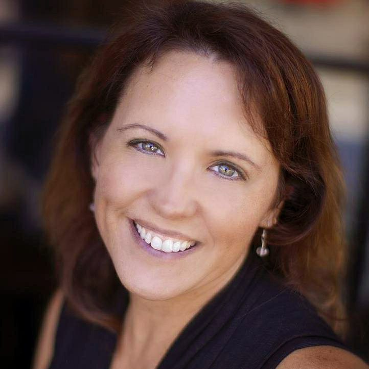 Headshot of Jennifer Rapoza